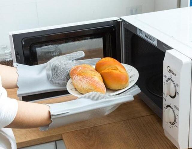 烘焙炖汤碗太烫？硅胶隔热手套不再让你烫伤